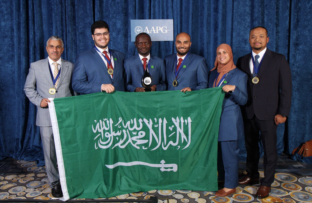 The IBA Team from the King Fahd University of Petroleum and Minerals (Saudi Arabia). From the left to the right: Khalid Al-Ramadan (Professor), Talal Al Uthman, Anas Salisu, Osama Aziz, Sara Kellal and Dr. Ardiansyah Ibnu Koeshidayatullah (Assistant professor). The team does not forget Mahdi Al-Mutlaq (Industrial Advisor, Saudi Aramco), absent for the photo, but who provided them with important scientific and technical support throughout the competition.