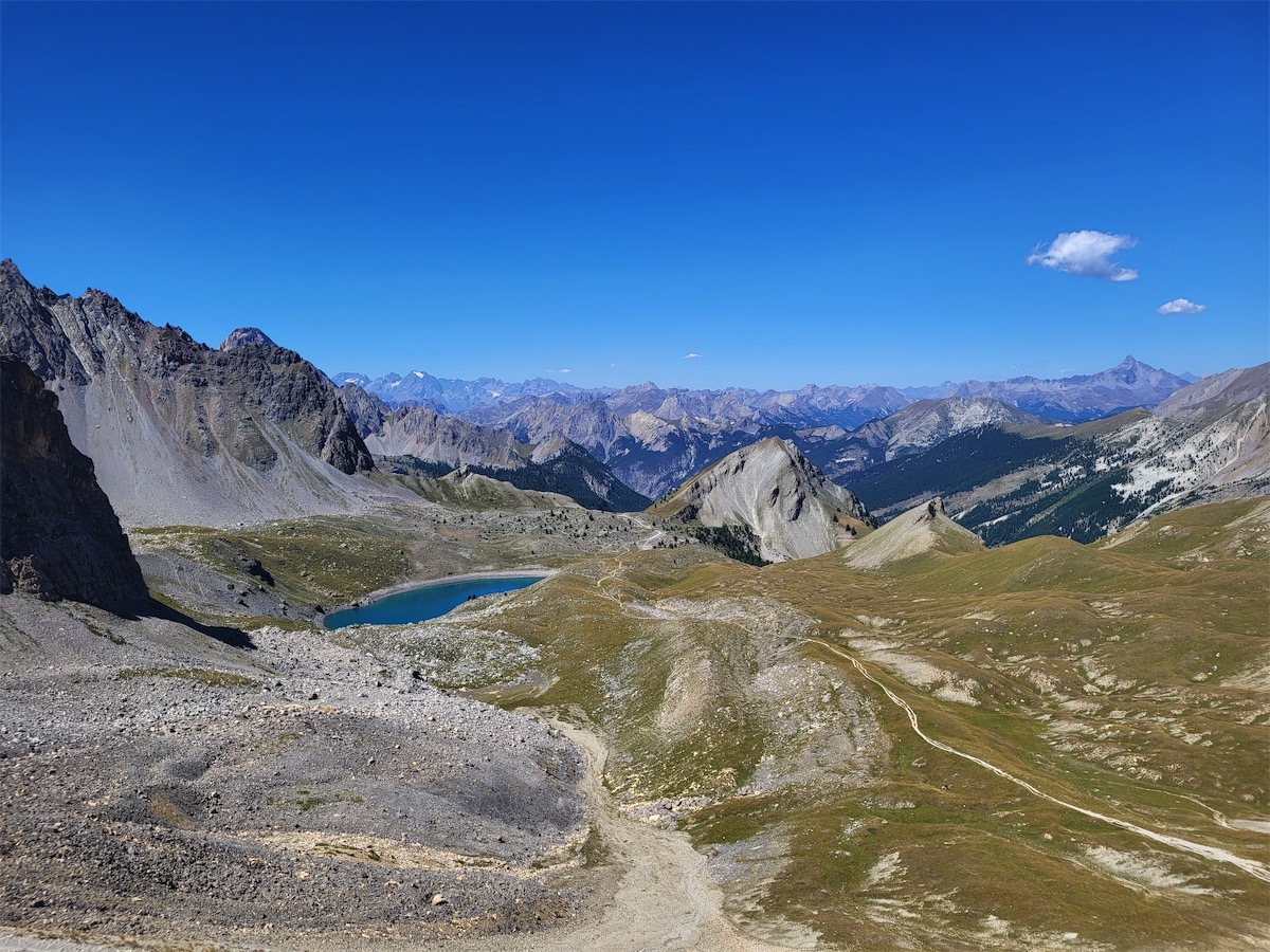 Saint Anne lake from the Col Girardin (05 – Hautes-Alpes)